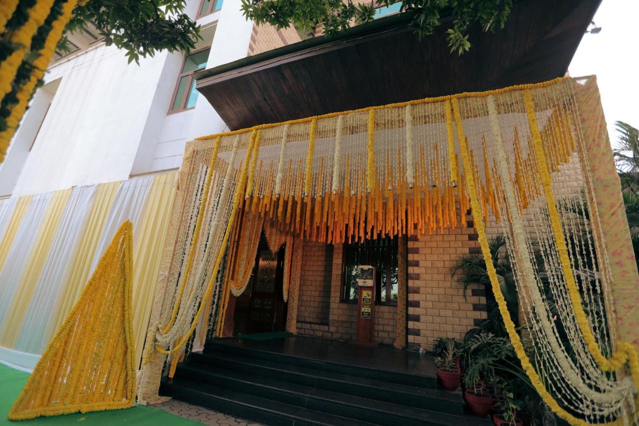 Hotel Saffron Leaf Dehradun Buitenkant foto