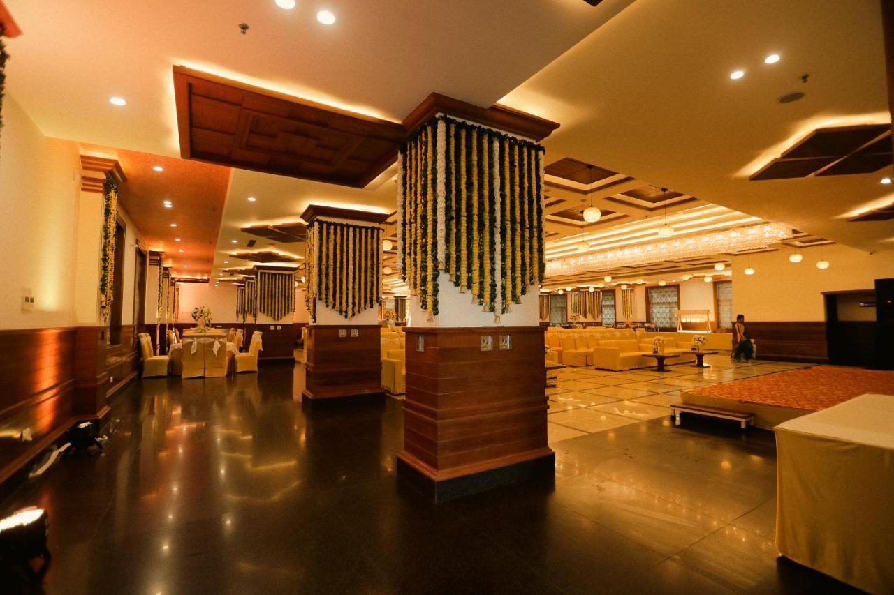 Hotel Saffron Leaf Dehradun Buitenkant foto