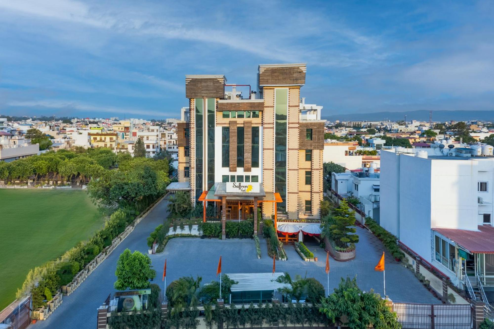 Hotel Saffron Leaf Dehradun Buitenkant foto