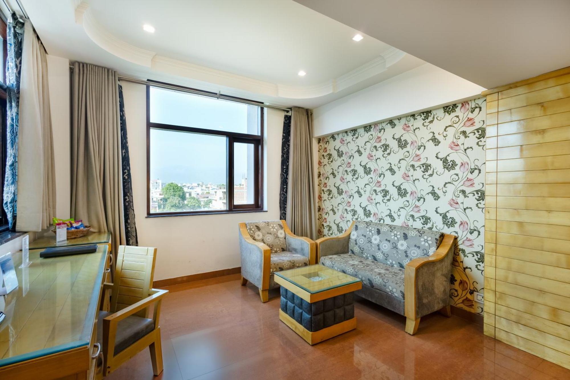 Hotel Saffron Leaf Dehradun Buitenkant foto