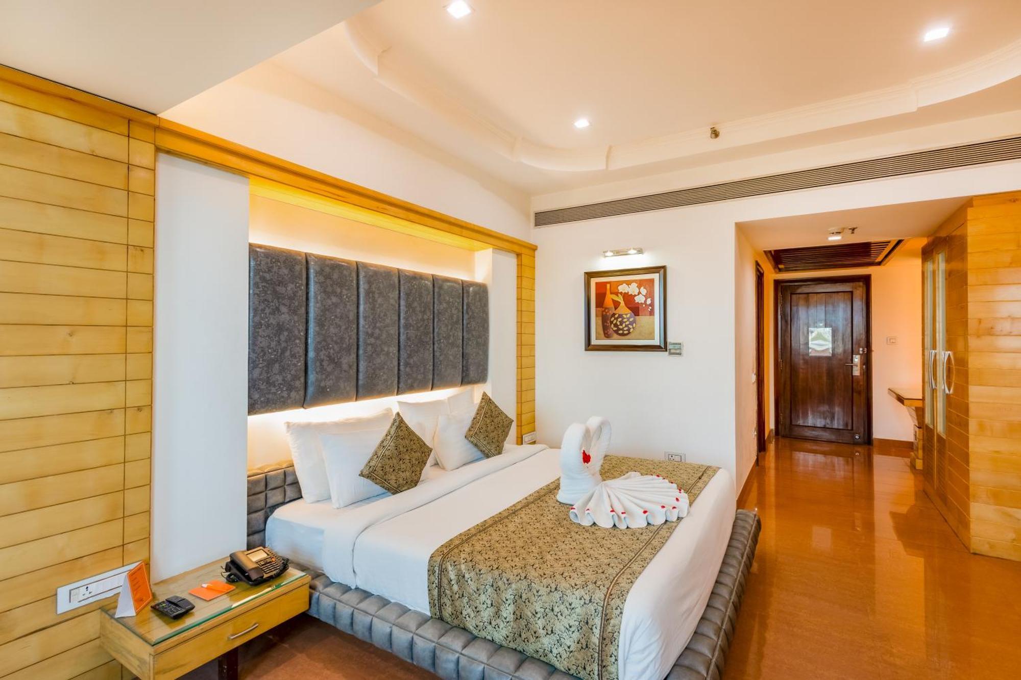 Hotel Saffron Leaf Dehradun Buitenkant foto