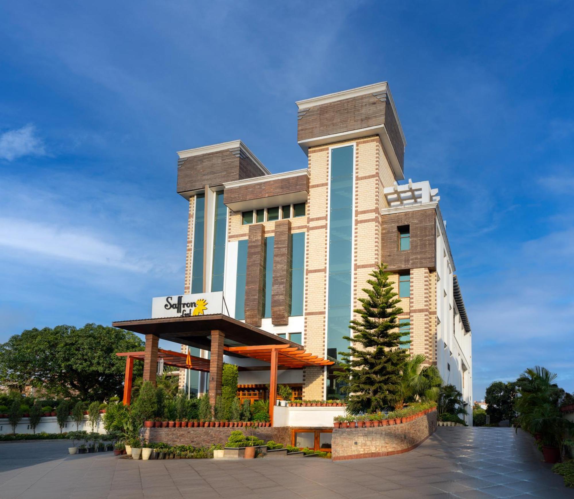 Hotel Saffron Leaf Dehradun Buitenkant foto