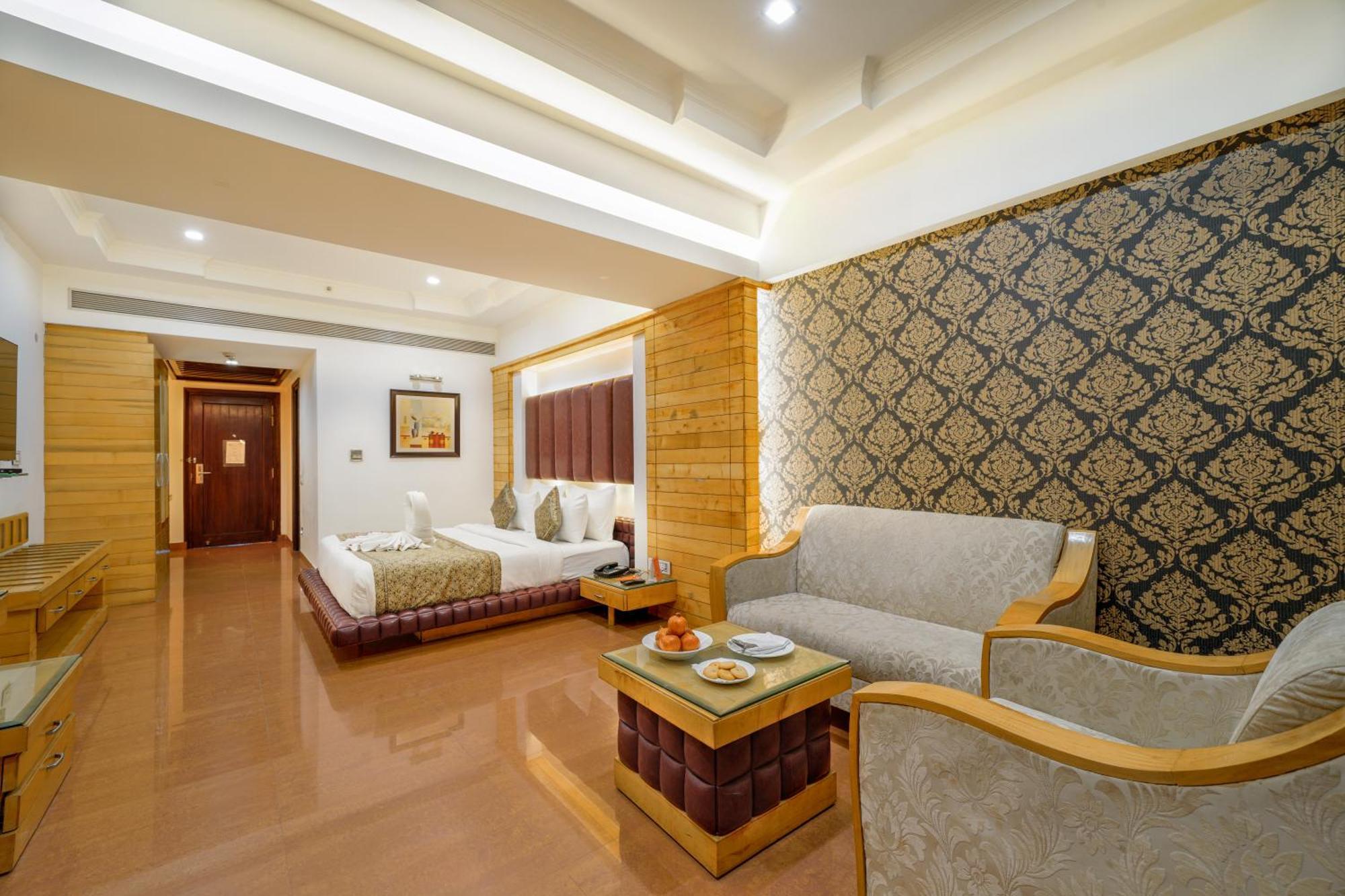Hotel Saffron Leaf Dehradun Buitenkant foto