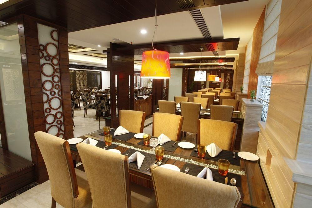 Hotel Saffron Leaf Dehradun Buitenkant foto