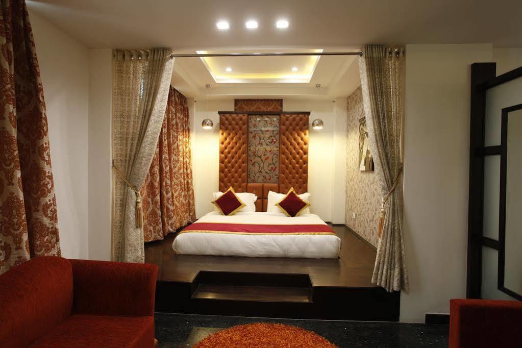 Hotel Saffron Leaf Dehradun Buitenkant foto